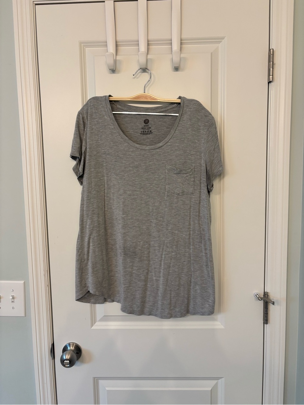 Everyday Scoop Neck Pocket Nursing Tee - Gray
